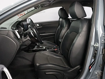 Kia Ceed, 2021г, передний привод, робот