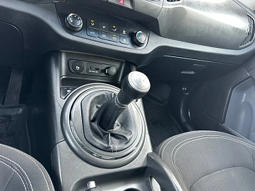 Kia Sportage, 2011г, передний привод, механика