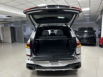 BMW X7, 2023г, полный привод, автомат