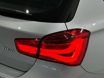 BMW 1 серии, 2017г, задний привод, автомат