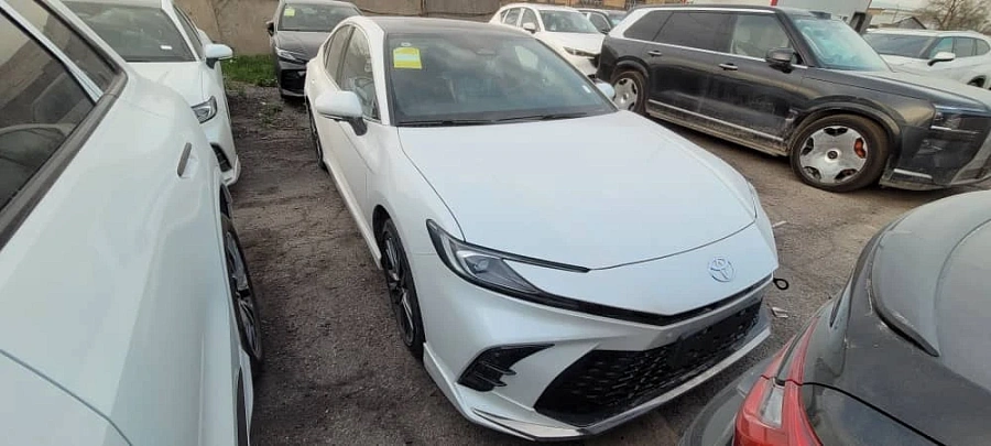 Toyota Camry, 2026г., передний привод, вариатор