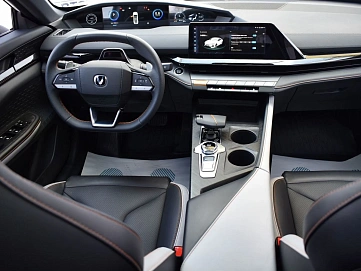 Changan UNI-V, 2024г., передний привод, робот