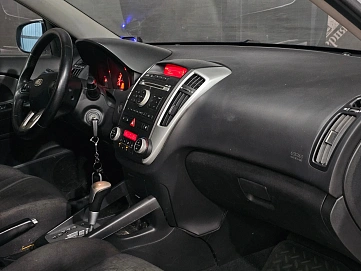 Kia Ceed, 2011г, передний привод, автомат