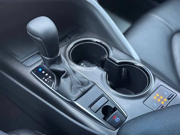 Toyota Camry, 2021г, передний привод, автомат