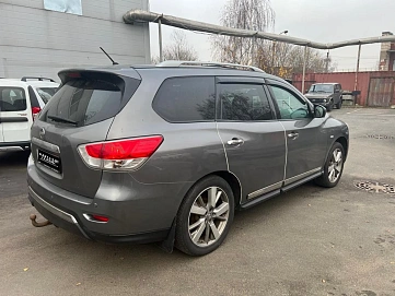 Nissan Pathfinder, 2015г, полный привод, вариатор