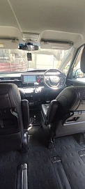 Honda Stepwgn, 2017г, передний привод, вариатор