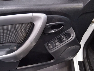 Renault Duster, 2012г, передний привод, автомат