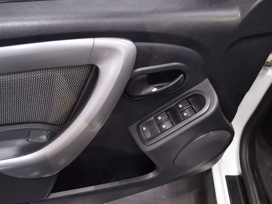 Renault Duster, 2012г., передний привод, автомат