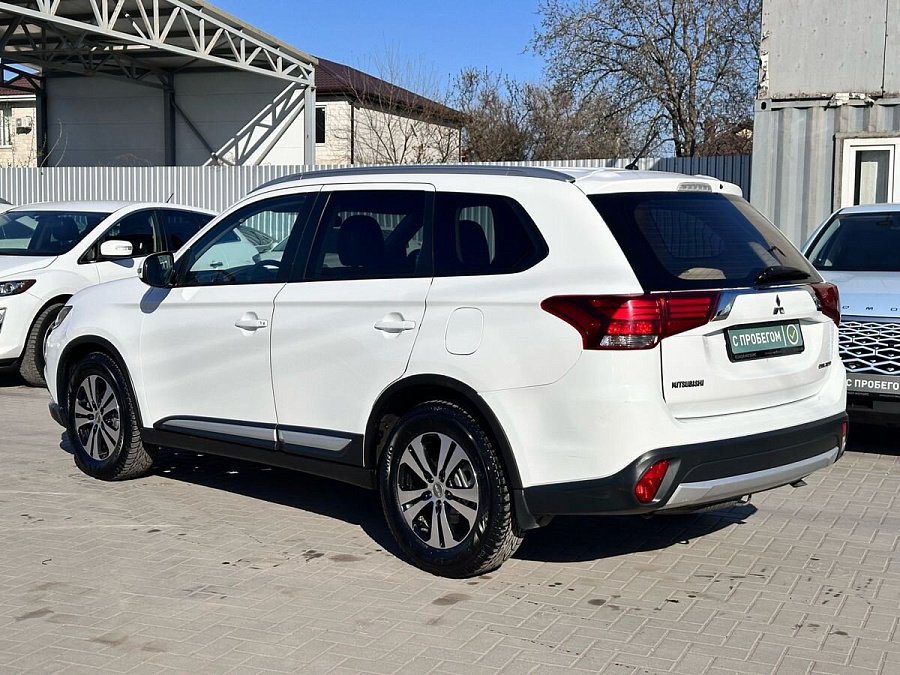 Mitsubishi Outlander, 2015г., полный привод, вариатор