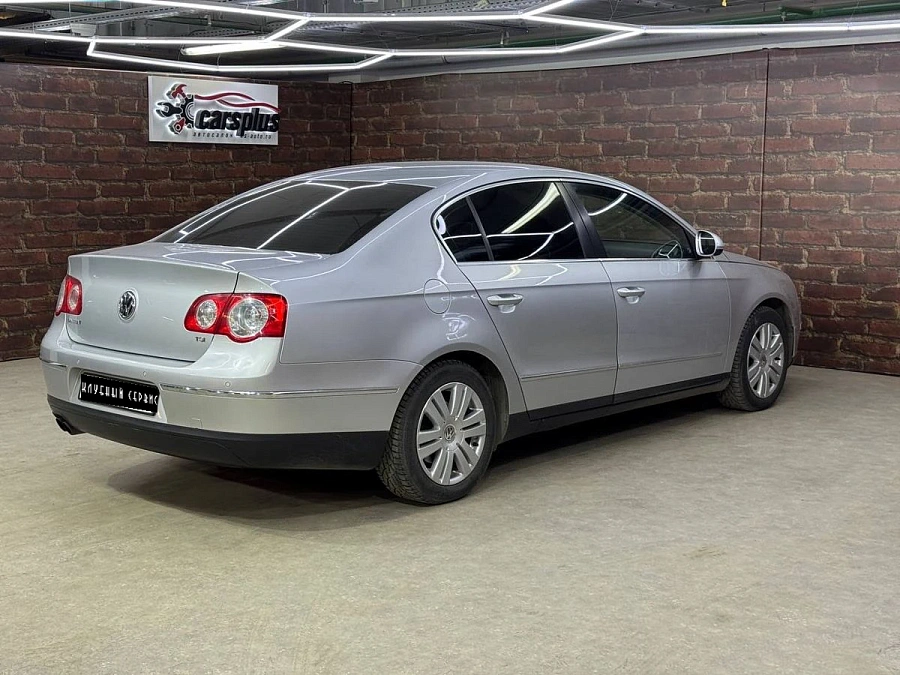 Volkswagen Passat, 2009г., передний привод, робот