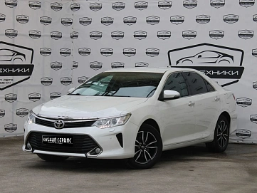 Toyota Camry, 2017г, передний привод, автомат