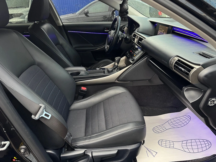 Lexus IS, 2014г., задний привод, автомат