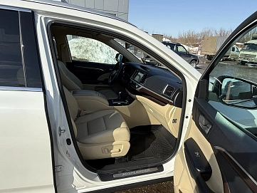 Toyota Highlander, 2014г, полный привод, автомат