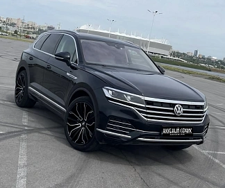 Volkswagen Touareg, 2020г, полный привод, автомат