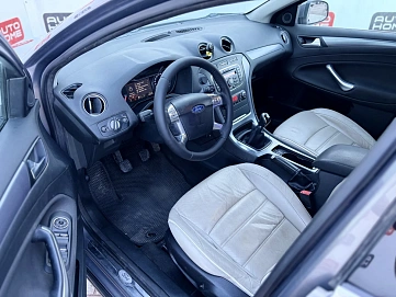 Ford Mondeo, 2011г., передний привод, механика