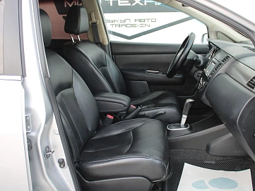Nissan Tiida, 2010г, передний привод, автомат