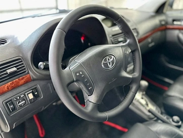 Toyota Avensis, 2004г, передний привод, автомат