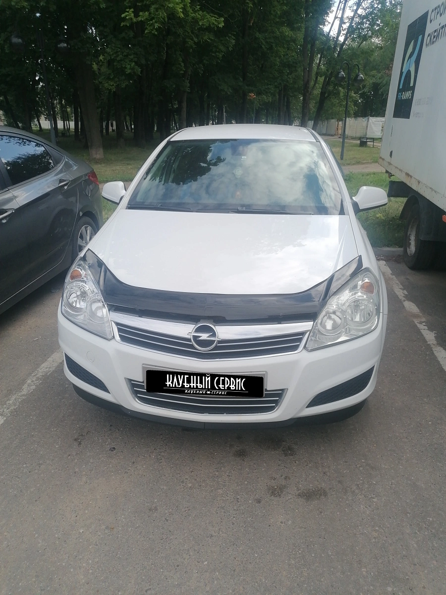 Opel Astra, 2011г., передний привод, робот