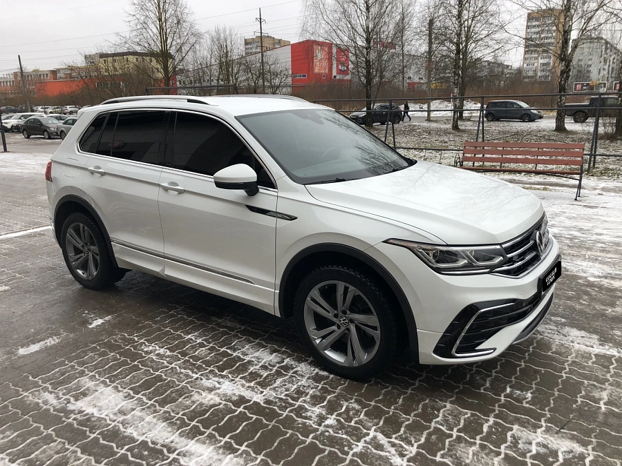Volkswagen Tiguan, 2021г., полный привод, робот