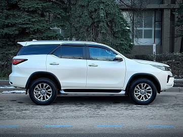 Toyota Fortuner, 2022г, полный привод, автомат