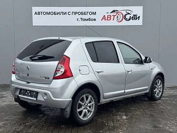 Renault Sandero, 2011г, передний привод, механика