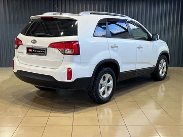 Kia Sorento, 2015г, полный привод, автомат