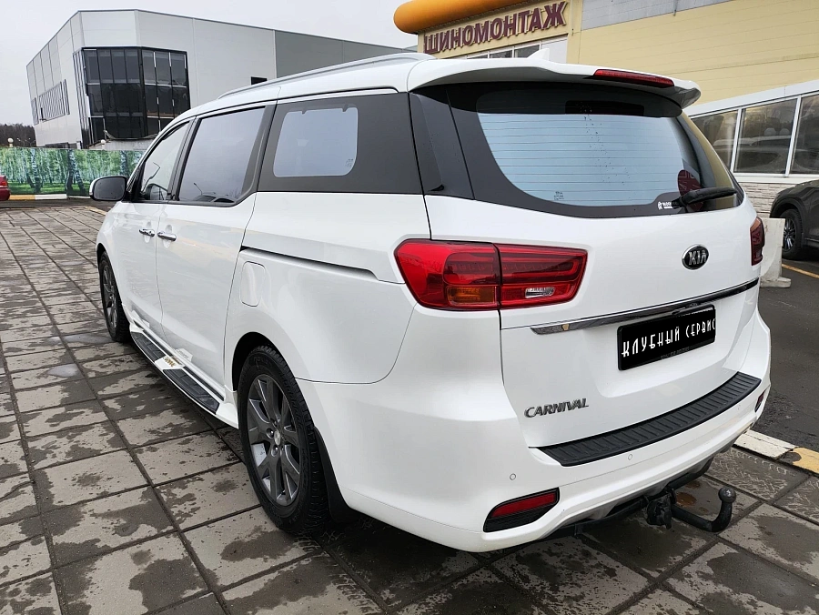 Kia Carnival, 2018г., передний привод, автомат
