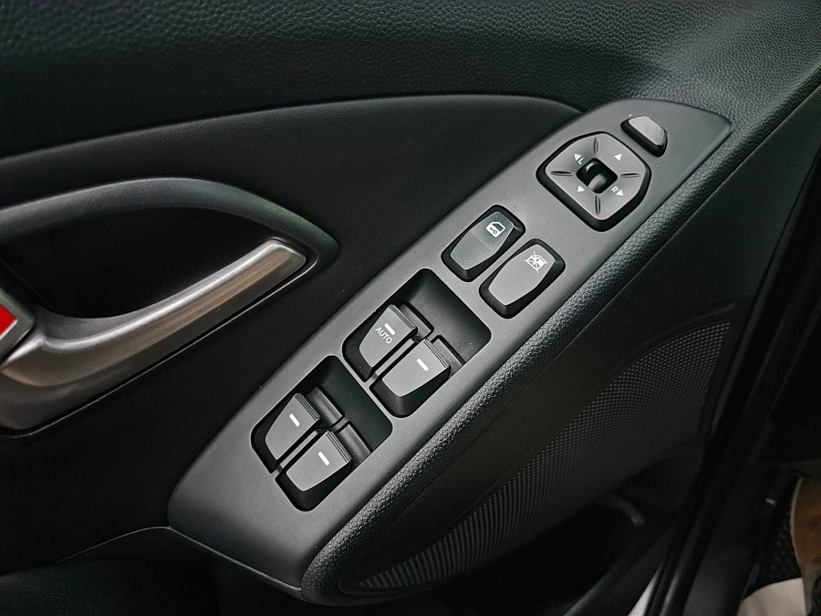 Hyundai ix35, 2012г., передний привод, автомат