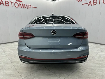 Volkswagen Lavida, 2022г, передний привод, робот