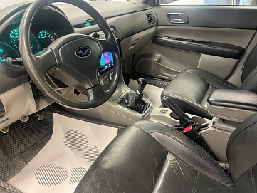 Subaru Forester, 2004г., полный привод, механика
