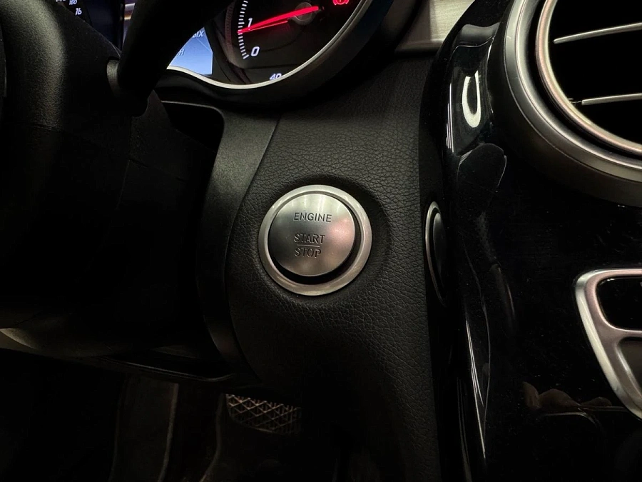 Mercedes-Benz C-Класс, 2016г., полный привод, автомат