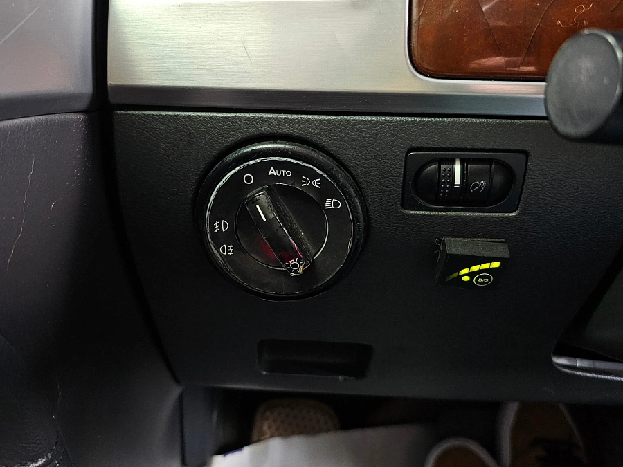 Volkswagen Touareg, 2005г., полный привод, автомат