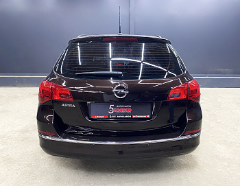 Opel Astra, 2014г, передний привод, автомат