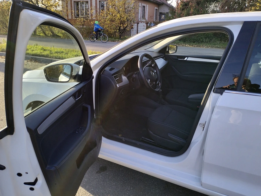 Skoda Rapid, 2021г., передний привод, робот