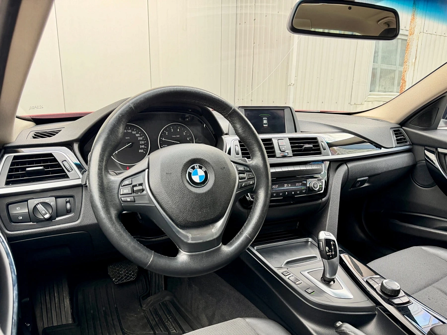 BMW 3 серии, 2017г., задний привод, автомат
