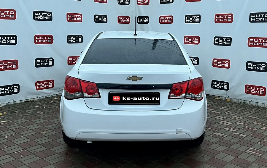 Chevrolet Cruze, 2011г., передний привод, механика