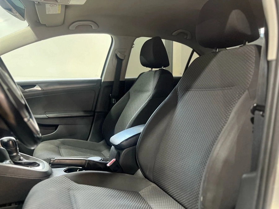 Volkswagen Jetta, 2014г., передний привод, автомат