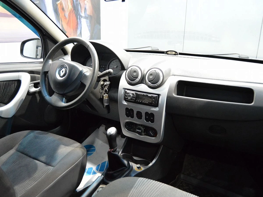 Renault Sandero, 2010г., передний привод, механика
