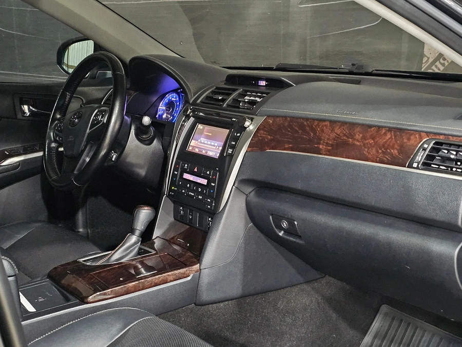 Toyota Camry, 2016г., передний привод, автомат