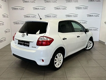 Toyota Auris, 2011г, передний привод, автомат