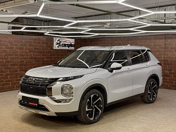 Mitsubishi Outlander, 2023г, передний привод, вариатор