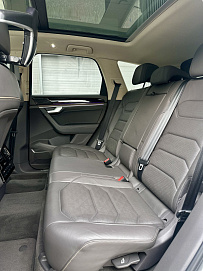 Volkswagen Touareg, 2020г, передний привод, автомат