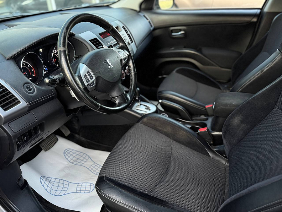 Peugeot 4007, 2011г., полный привод, вариатор