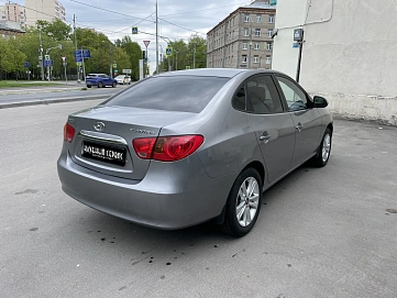 Hyundai Elantra, 2010г, передний привод, автомат