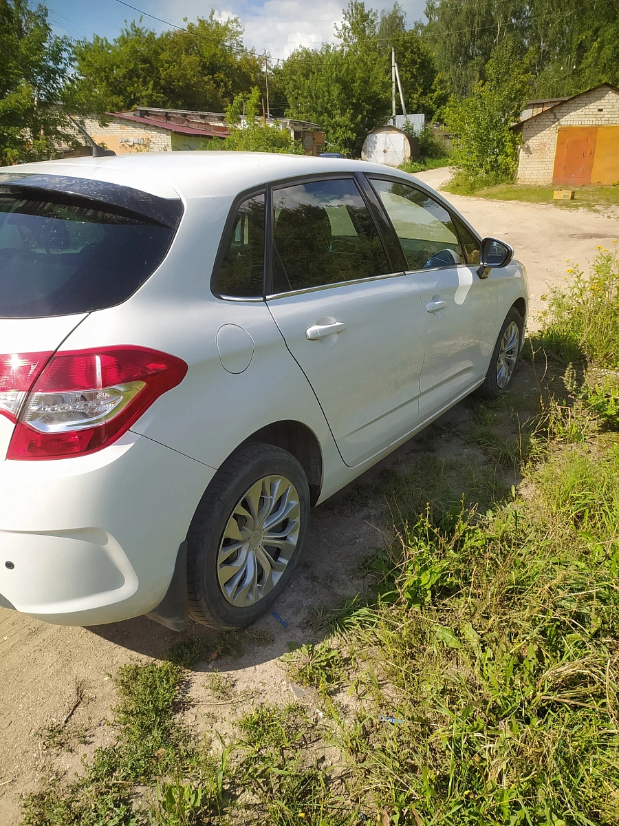Citroen C4, 2011г., передний привод, механика