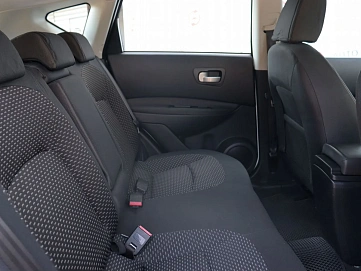 Nissan Qashqai, 2009г, передний привод, вариатор