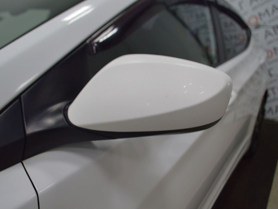 Hyundai Elantra, 2013г., передний привод, автомат