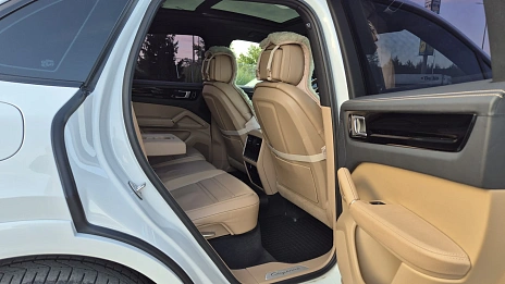 Porsche Cayenne, 2018г, полный привод, автомат