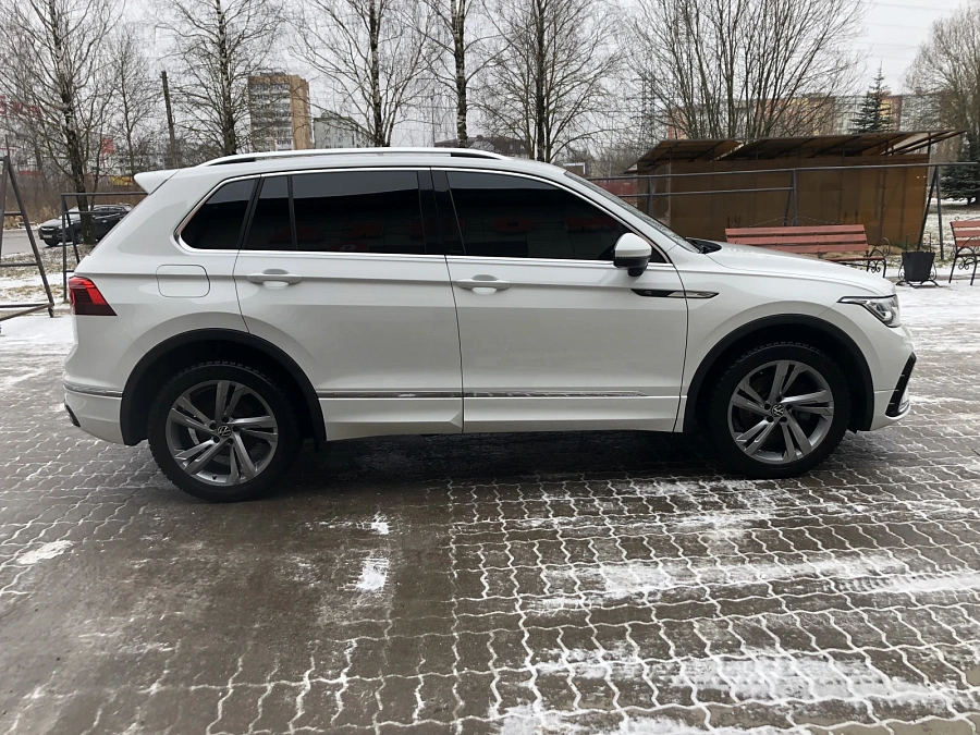 Volkswagen Tiguan, 2021г., полный привод, робот