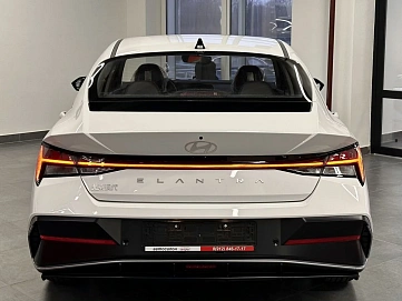 Hyundai Elantra, 2024г, передний привод, вариатор